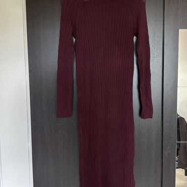 Burgunderfarbenes Rib-Kleid