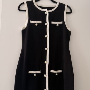Robe en maille noire sans manches