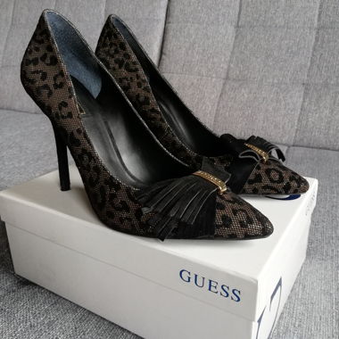 Escarpins élégants GUESS taille 39