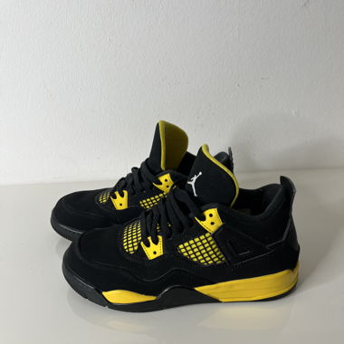 Chaussures Jordan 4