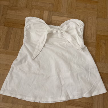 Top a fascia Hollister