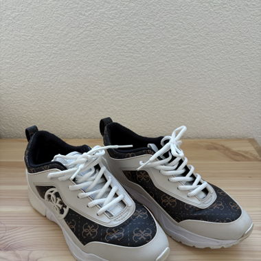 Guess Sneaker