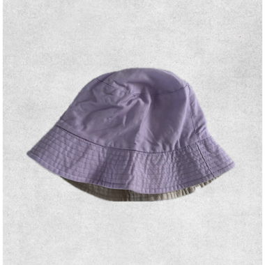 Lilac/beige bucket hat