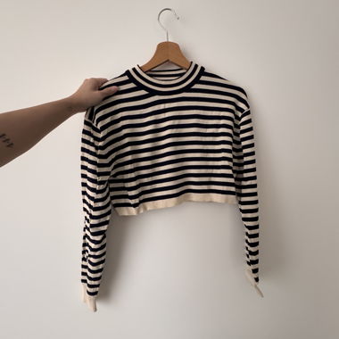 Maglione corto rigato blu e crema Zara