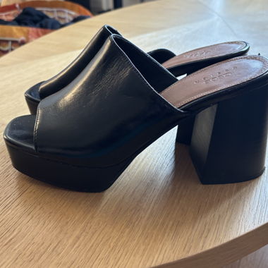 ASOS schwarze Mules mit Absatz