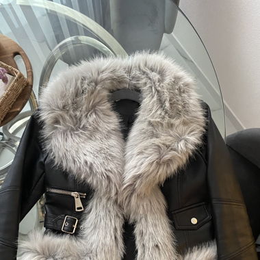 Jacke (kein Echtpelz) 