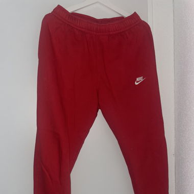 Rote Nike Jogginghose Grösse M