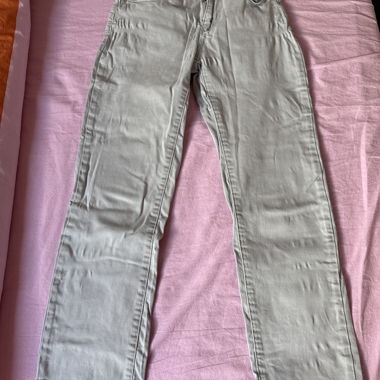 Hellgraue Jeans