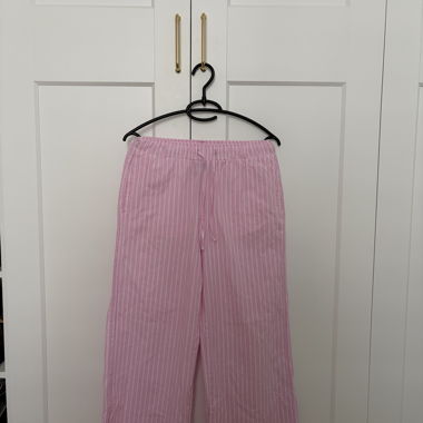 Pantaloni a righe di Ginatricot