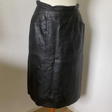 Jupe en cuir vintage noire