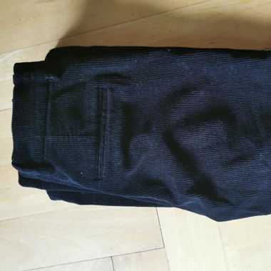 Schwarze Cordhose