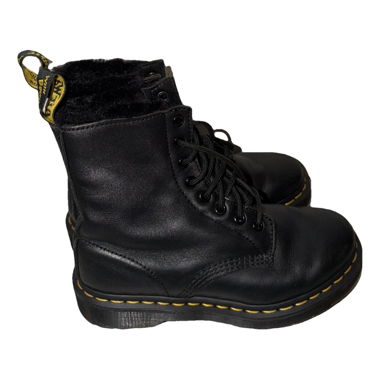 Bottes noires Dr. Martens doublées de fourrure