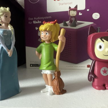 drei figuren, ladekabel & box vorhanden! wie neu 