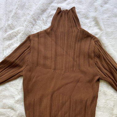top col roulé camel