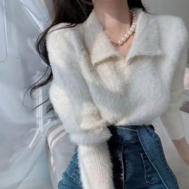 Fluffy Pullover Woman