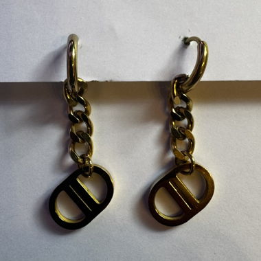 Boucles d'oreilles chaines dorees