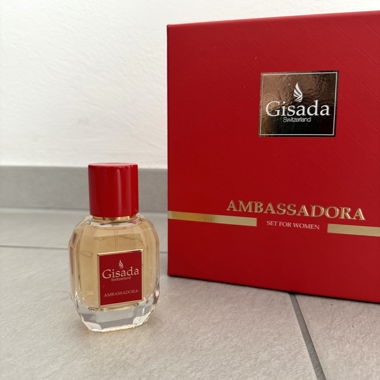 Coffret parfum ambassadrice Gisada