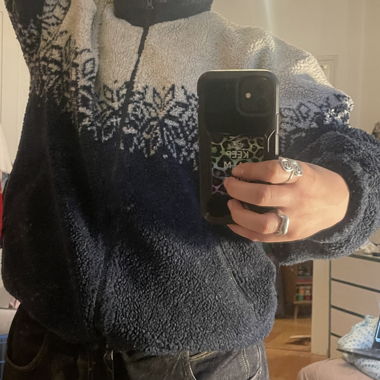 Fleecejacke mit Schneeflocken Muster