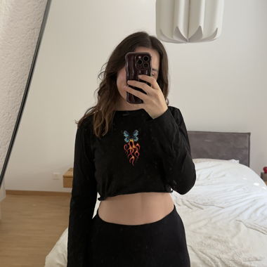 Schwarzes Crop-Top mit Muster