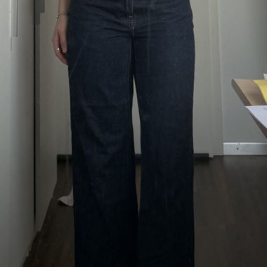 Jeans bleu foncé ample, taille mi-haute
