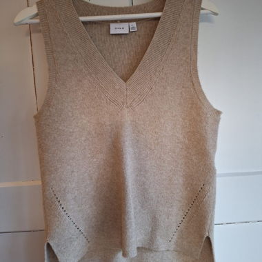 Top in maglia Vila