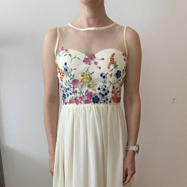 Festkleid cremefarben mit Blumen