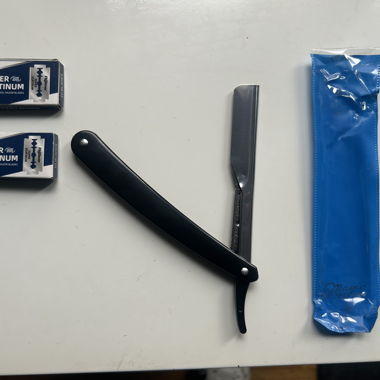 Barber razor (Shavette) new with new blades