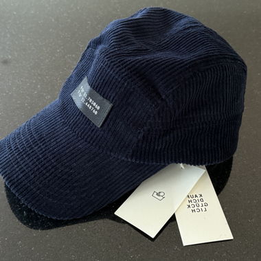 Cappellino in cotone a coste