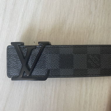 gray and black belt