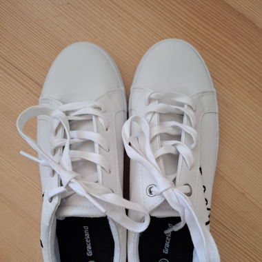 Sneakers Love