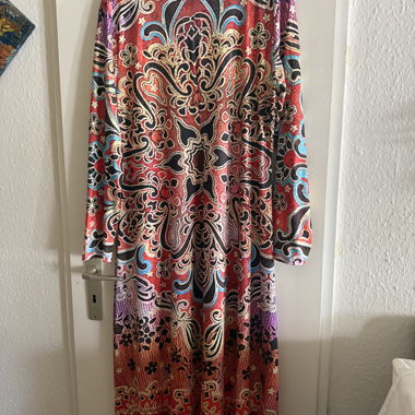 Bunt bedrucktes Langkleid