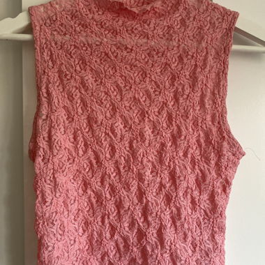 Top in pizzo rosa