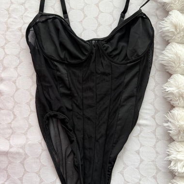 Set mit 2 schwarzen Bodys für Damen