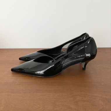 Black kitten heels, 37
