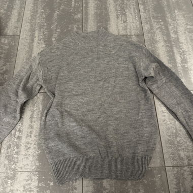 GRAU Wollpullover