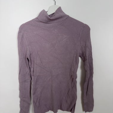 Lilac ribbed turtleneck sweater