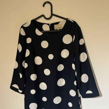 Kleid Dunkelblau-Weiss gepunktet