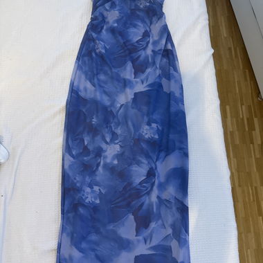 Abito lungo blu fluido