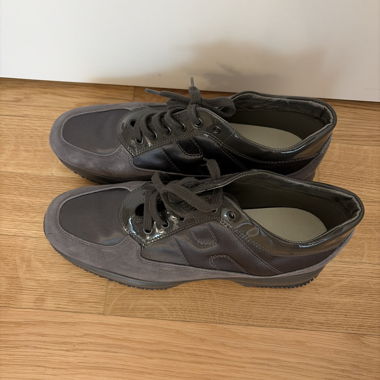 Sneakers Hogan in pelle scamosciata taglia 39