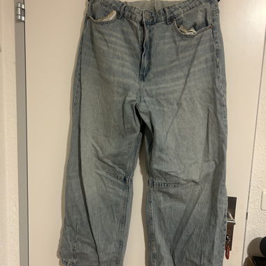 Blaue Balloon Jeans