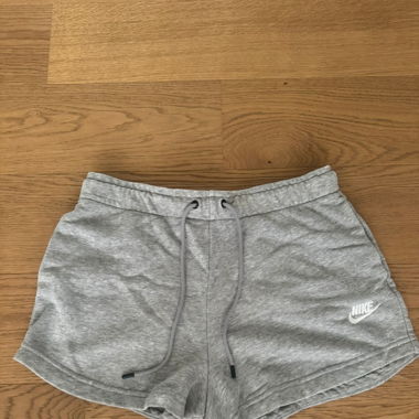 Pantaloncini Nike grigi