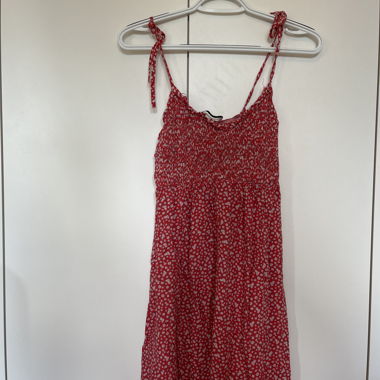 Robe motif fleur rouge