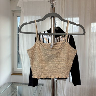 H&M Divided Crop Top