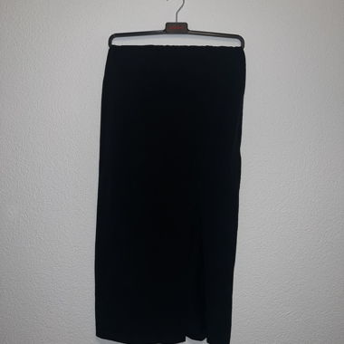 Maxi skirt with slit