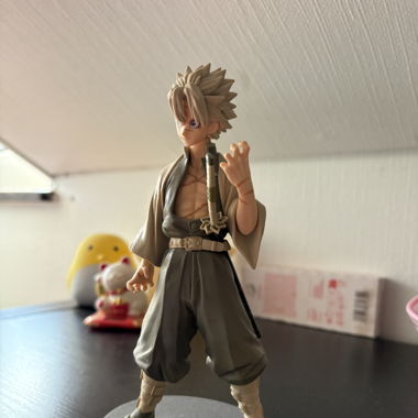 Figurina