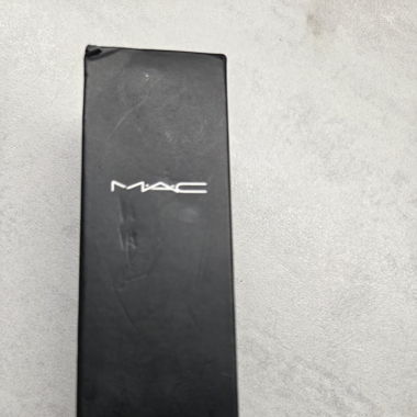 Fond de teint couvrant  MAC  numéro NC30
