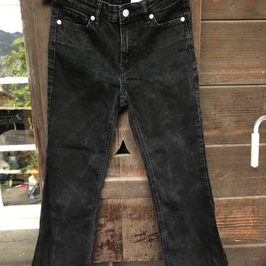 Schwarze MNG-Jeans