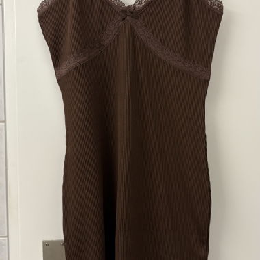 Spitzenkleid braun