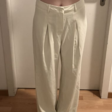 Schöne beige Hose 