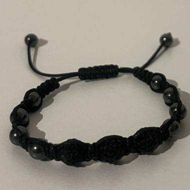 Makramee-Armband schwarz mit verschiedenen schwarzen Perlen